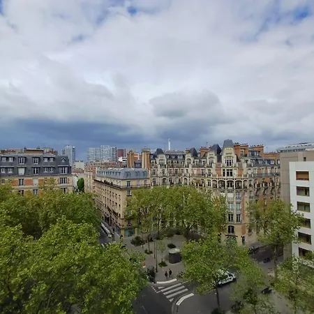 Parisien Commerce Lejlighed